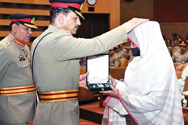 Shuhada, Ghazis are our enduring pride: COAS