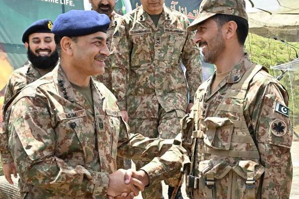 Field Marshal lauds formation’s exemplary performance during Marqa-e-Haq